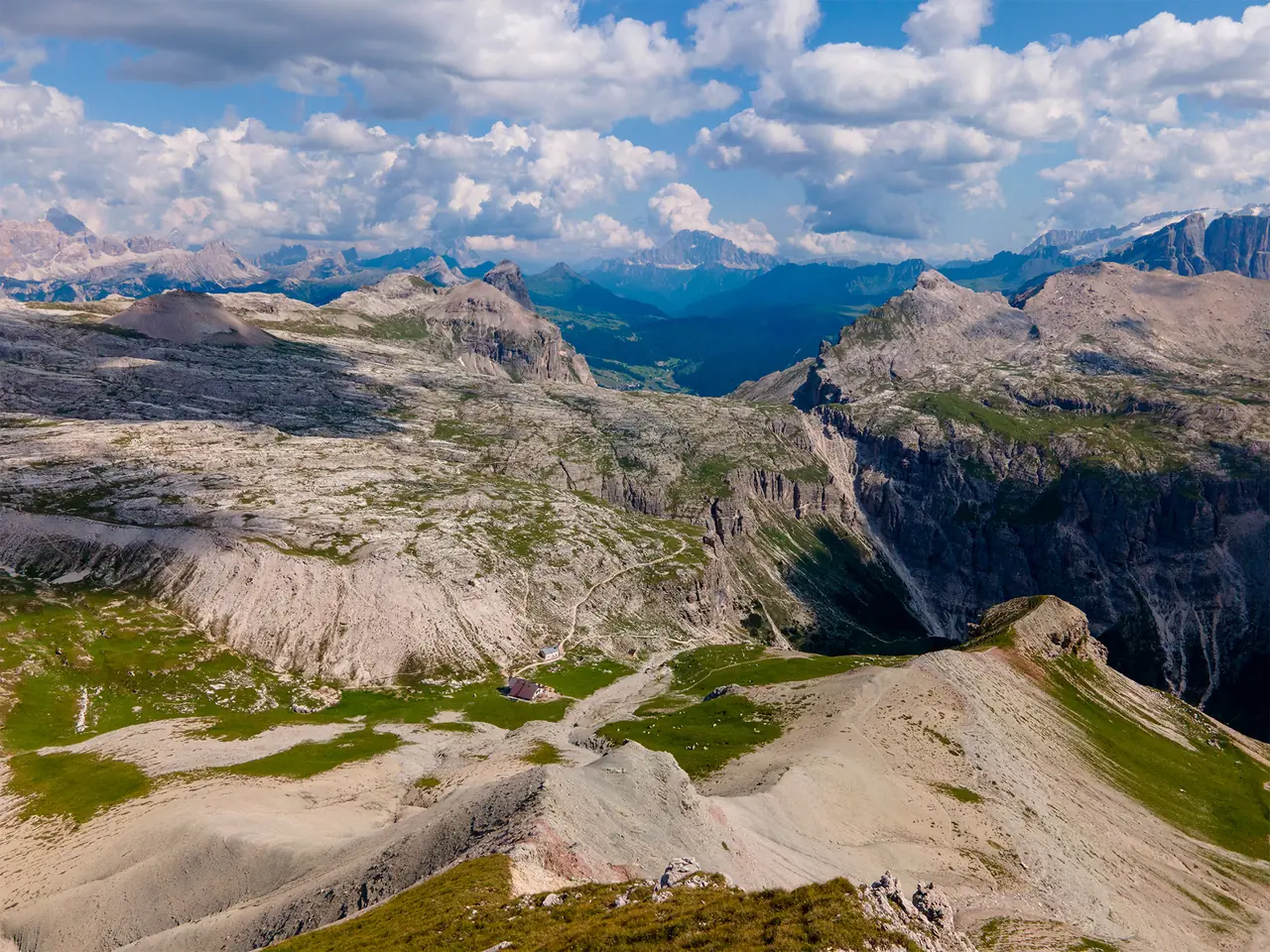 Blick über Grat und Hochtal